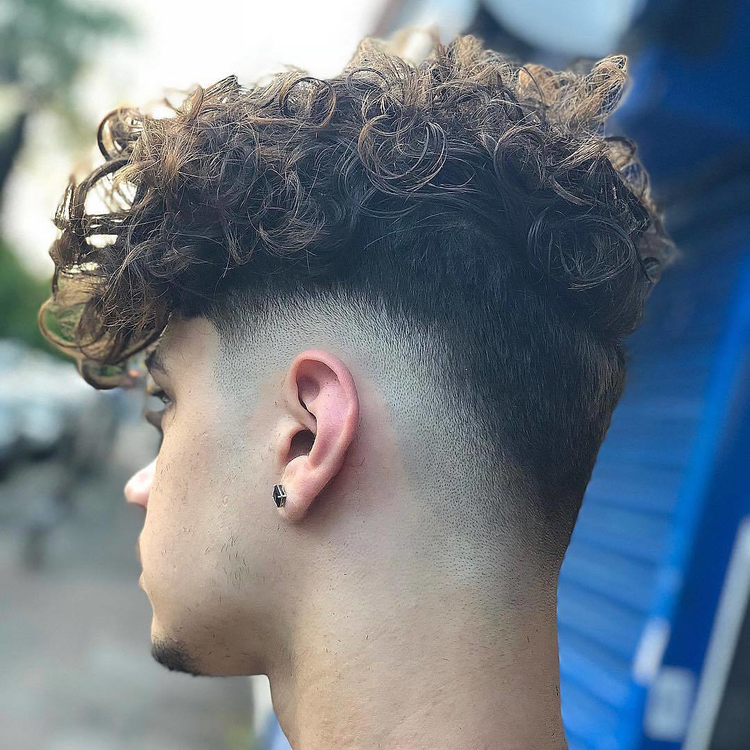 Undercut Fade Tóc Xoăn