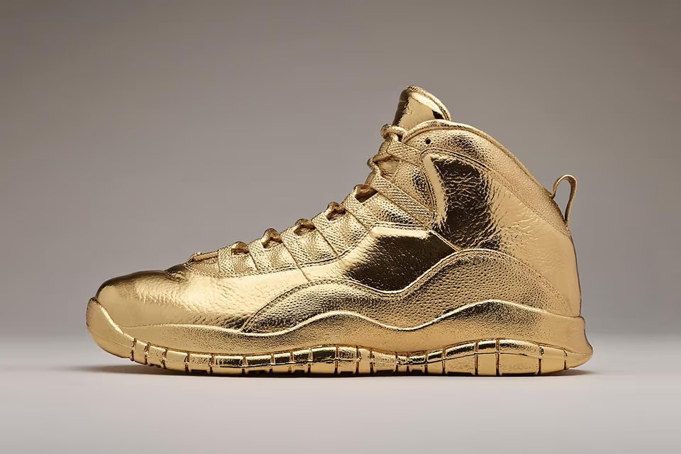 Air Jordan 10 Bằng Vàng Nguyên Khối